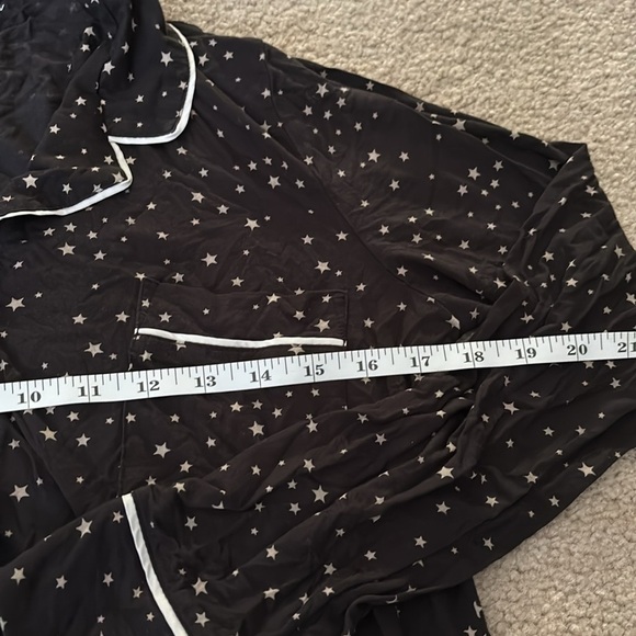 GAP- True Sleep Black Star Print Pajama Top size small - Picture 3 of 6